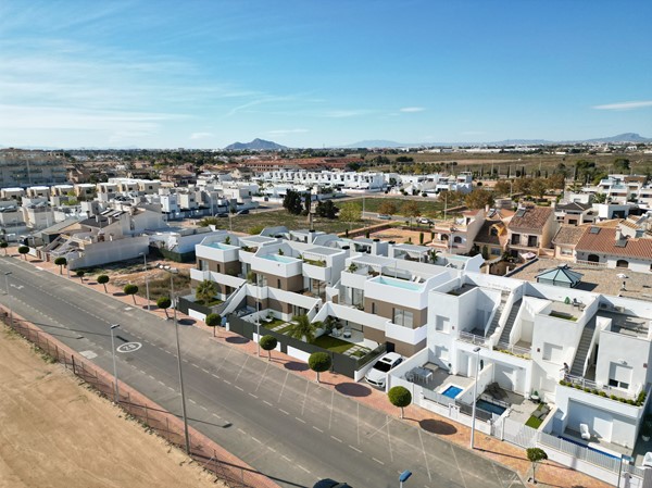 Boven-benedenwoningen Alma - San Pedro del Pinatar
2 bed, 2 bad, privé zwembad